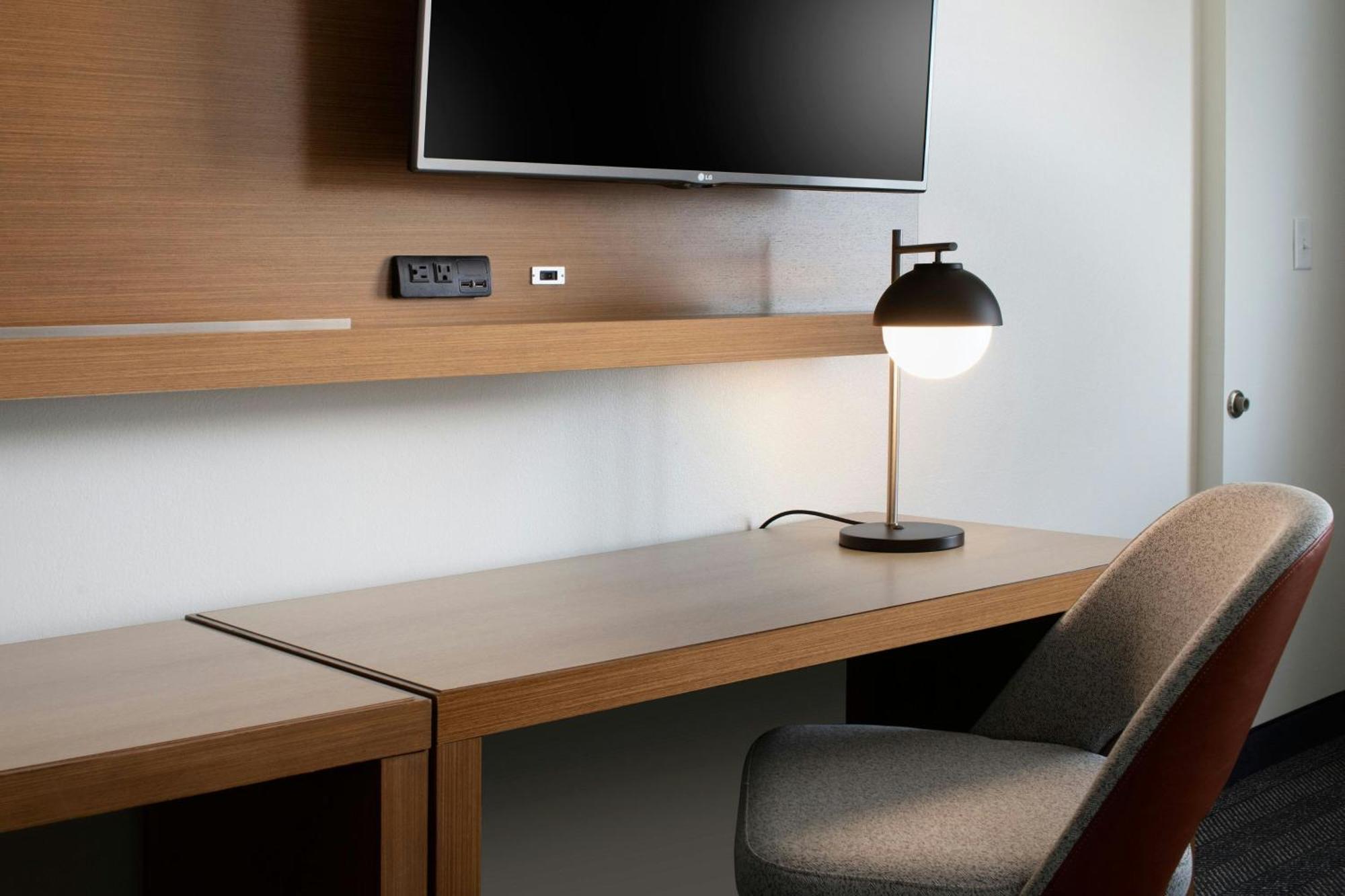 Courtyard By Marriott Lubbock Downtown/University Area Εξωτερικό φωτογραφία